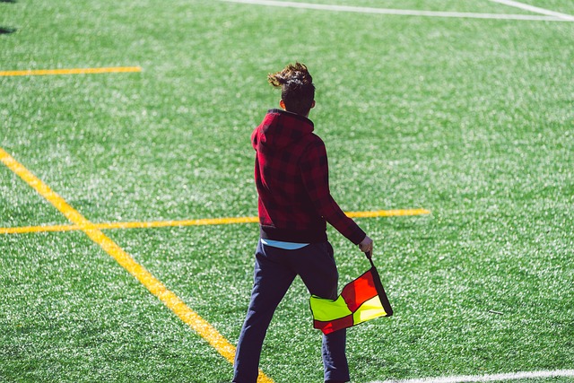 山东泰山推出官方授权球星卡，每盒售价698元