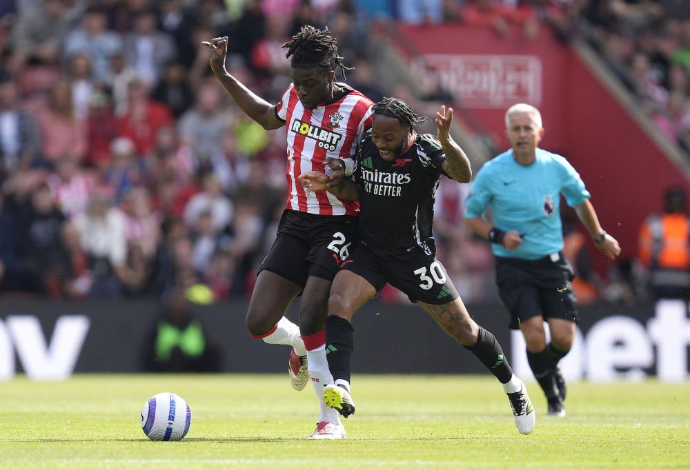 欧冠淘汰赛前瞻：巴萨主场迎战曼联,